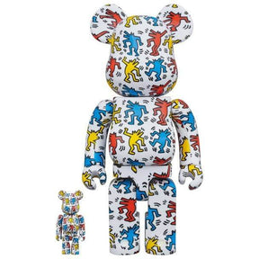 Bearbrick sæt featuring Keith Haring's Dancing Dogs artwork in colorful design with signature on the back.